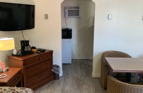 Cornwall Hotel | Century motel