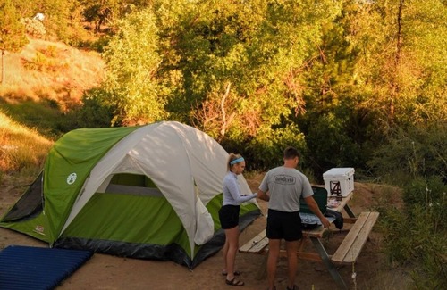Pinehurst RV Rental | CG21 Small 15X20 ft. Campsite/Shower - Kings Canyon & Sequoia NP