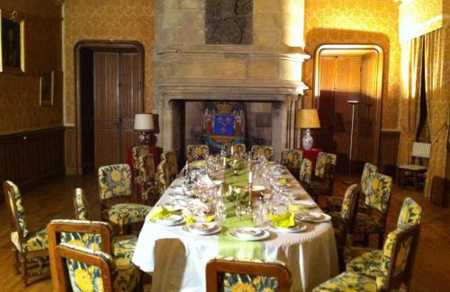 Busset Bed & Breakfast | Château de Busset