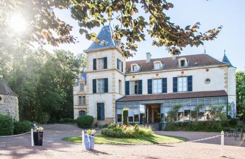 Villerest Hotel | Château de Champlong Table Hôtel * Golf & Spa