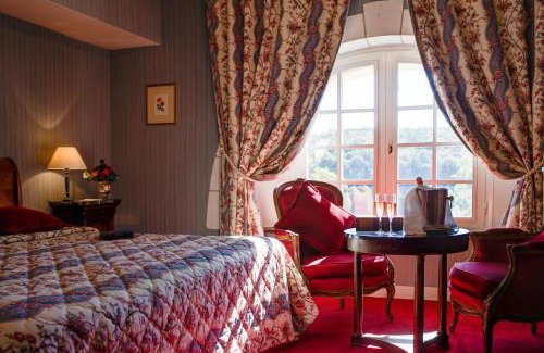 Saint-Etienne-de-Chigny Hotel | Château De Beauvois - La Maison Younan