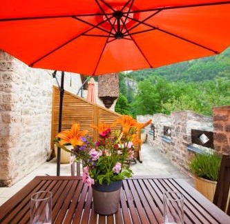 Laval-du-Tarn Hotel | Château De La Caze Piscine & Spa - Ste Enimie