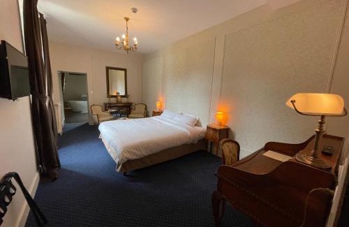 Brain-sur-Allonnes Hotel | Château De La Coutancière