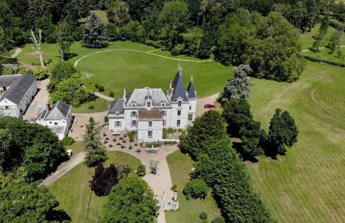 Brain-sur-Allonnes Hotel | Château De La Coutancière