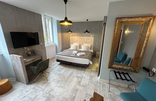 Geneuille Hotel | Château de la Dame Blanche