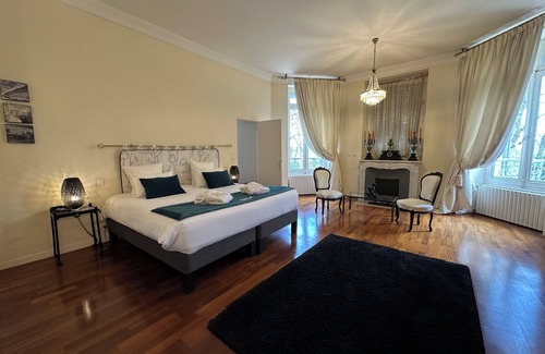 Geneuille Hotel | Château de la Dame Blanche