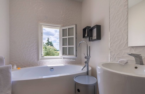 Vivy House | Château de la Ronde - Avec piscine et jacuzzi
