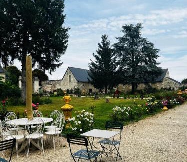 Allonnes House | Château de la Thibaudière - Studio de Madame de Savary