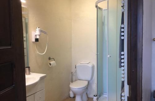 Promilhanes Bed & Breakfast | Château de Laumière