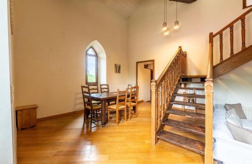 Alby-sur-Cheran Apartment | Château De Montpon - Grand logement
