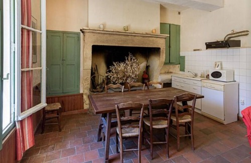 Marsillargues Apartment | Château de Teillan - Pigeonnier