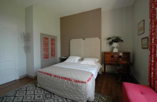 Faux Bed & Breakfast | Château Le Tour - Chambres d'Hôtes