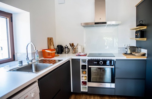 Assignan Condo | Château Les Poules - new bright modern and cosy loft