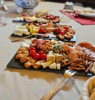 Saint-Saturnin Bed & Breakfast | Château royal de Saint-Saturnin