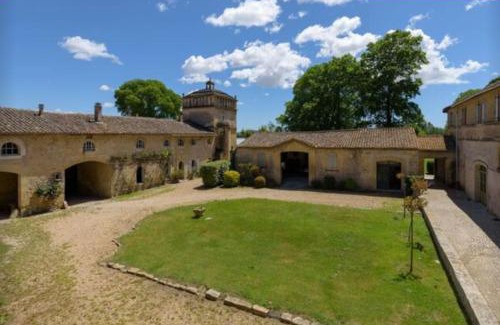 Aimargues Apartment | Château Teillan-Porte Italienne