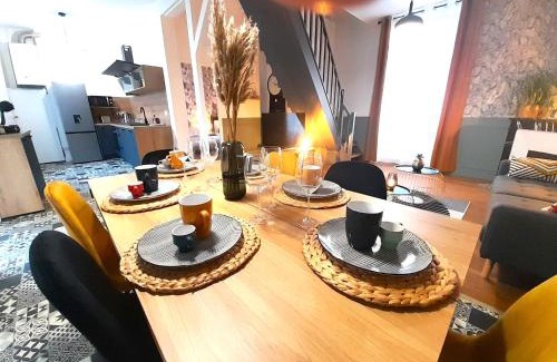 Chateauroux Apartment | Châteauroux L’O'thentik' Duplex 7 pers
