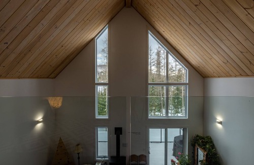 Sainte-Lucie-des-Laurentides Ski Chalet | Chalet Scandinave Dans les Laurentides-sauna-lac