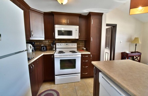 Sainte-Lucie-des-Laurentides House | Chalet Le Verre - Lake view and private SPA