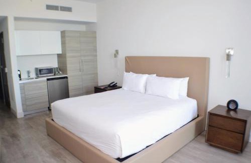 Hollywood Lakes Apartment | CH Luxury Condos & Studios On The Beach