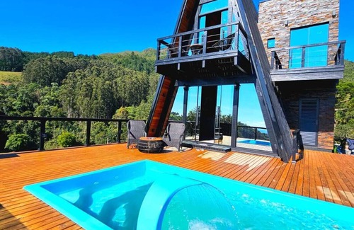 Bom Retiro Ski Chalet | Charms of the Friar Cottage