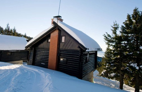 Slovenj Gradec Ski Chalet | Chalet Snowflake III 20m From Ski Trail, Šmartno pri Slovenj Gradcu, Slovenia
