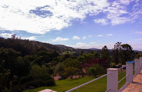 Valinhos House | Chacara Giovaninha, located in the Serra dos Cocais.