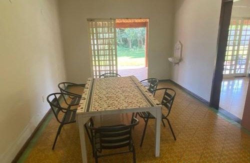 Uberaba House | Chácara Pera Doce - surrounded by green area