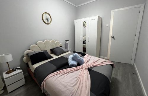 Cacem Apartment | Chachino Guesthouse -5 Mins walk to Train & Bus Station