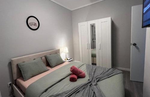 Cacem Apartment | Chachino Guesthouse -5 Mins walk to Train & Bus Station