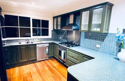 Chadstone House | Chadstone Cozy Retreat