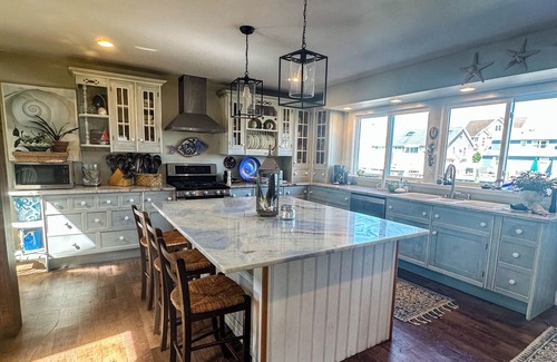 Dover Beaches North House | Chadwick Beach Island Charmer - Lagoon, Dock Your Boat, Walk to Bay/Ocean Beach