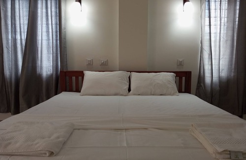 Alwaye Hotel | Chael Airport Residency Double Room Non AC, Nedumbbassey,Cochin .
