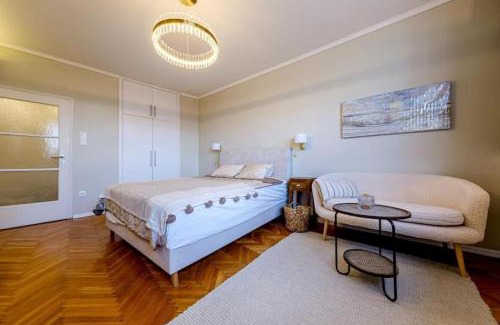 Budavar Apartment | Chain Bridge Studio
