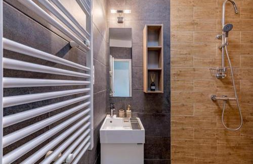 Budavar Apartment | Chain Bridge Studio
