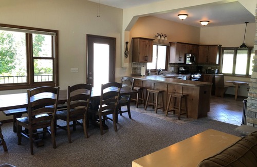 Waupaca House | Chain O'Lakes Homes for large muti-family groups, Sleeps 20.