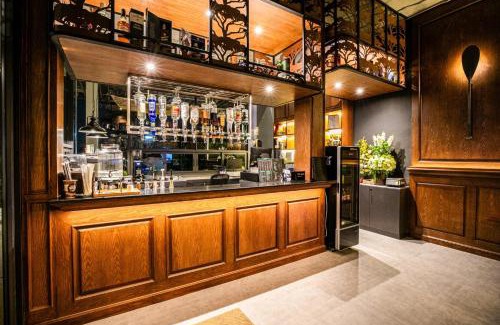 Bang Rak Phatthana Hotel | Chainam-Charmchuree residences cafe and spa