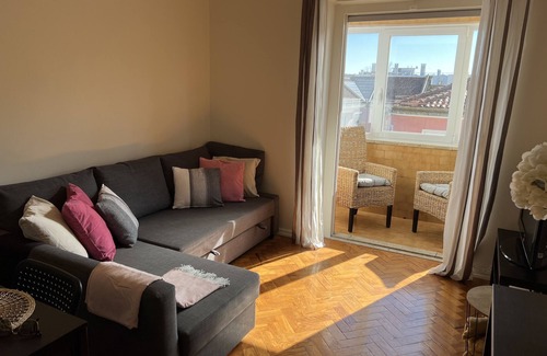 Areeiro Apartment | Chairming 2 bed flat in the center of Lisbon