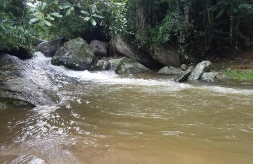 Lumiar House | Chalé Paraíso Fazendinha Cachoeira Pet Friendly