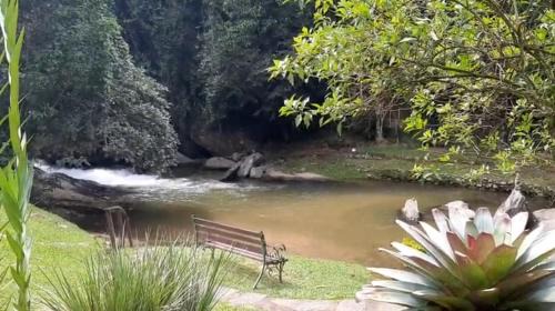 Lumiar House | Chalé Paraíso Fazendinha Cachoeira Pet Friendly