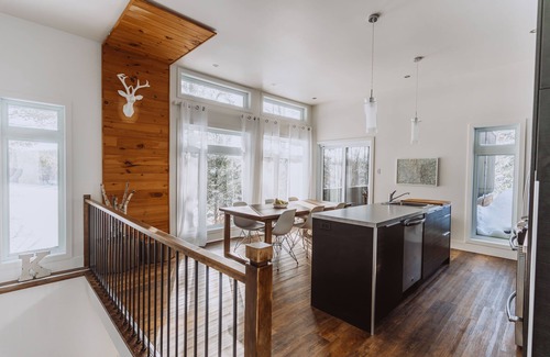 Sainte-Emelie-de-L'Energie Ski Chalet | Chalet Kabana Spa (lakefront)