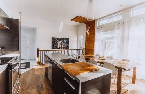 Sainte-Emelie-de-L'Energie Ski Chalet | Chalet Kabana Spa (lakefront)