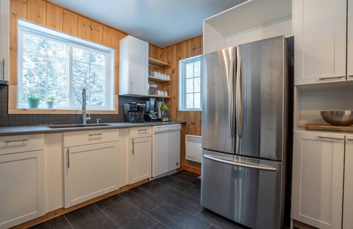 Matawinie Regional County Municipality Ski Chalet | Chalet Synergie|Hot Tub | River & Kayaks |Sleeps 8