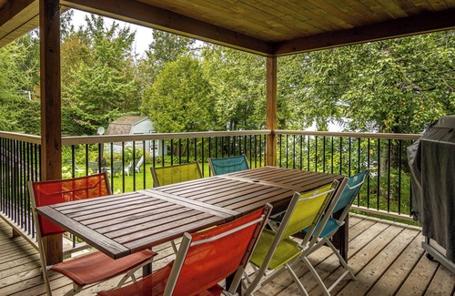 Sainte-Cecile-de-Whitton Ski Chalet | Chalet des Aurores /lakeside relaxation and spa