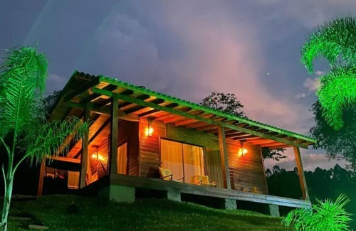 Taquara Ski Chalet | Chale com Linda Vista Para o Riacho