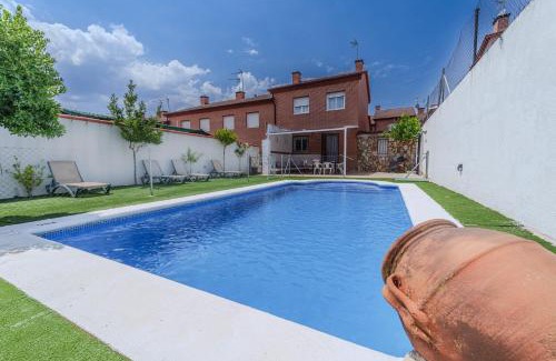 Ciudad Universitaria House | Chalet con piscina privada, barbacoa y tranquilidad