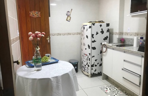 Petropolis House | Chale season rental with forest around