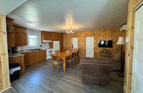 Maria-Chapdelaine Ski Chalet | Chalet à louer pour des vacances en nature - à proximité du Lac à Jim