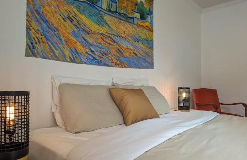 Cap-Saint-Ignace Ski Chalet | Chalet #11 Waterfront with Spa Fireplace Wifi & AC