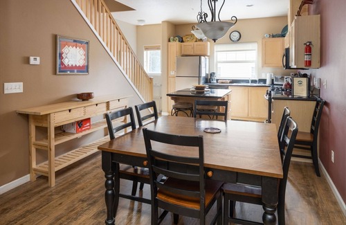 Government Camp Ski Chalet | Chalet 127 at the Official Collins Lake Resort