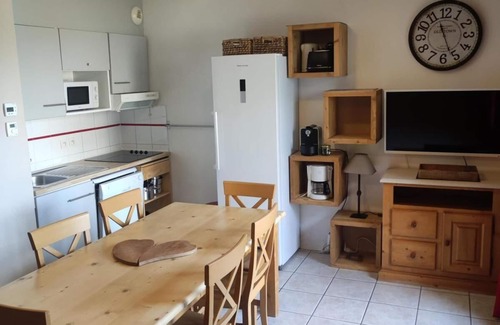 La Joue du Loup Ski Chalet | Chalet, 150m from resort center, view mountain, fitness, swimming pool, terrace, parking, tv